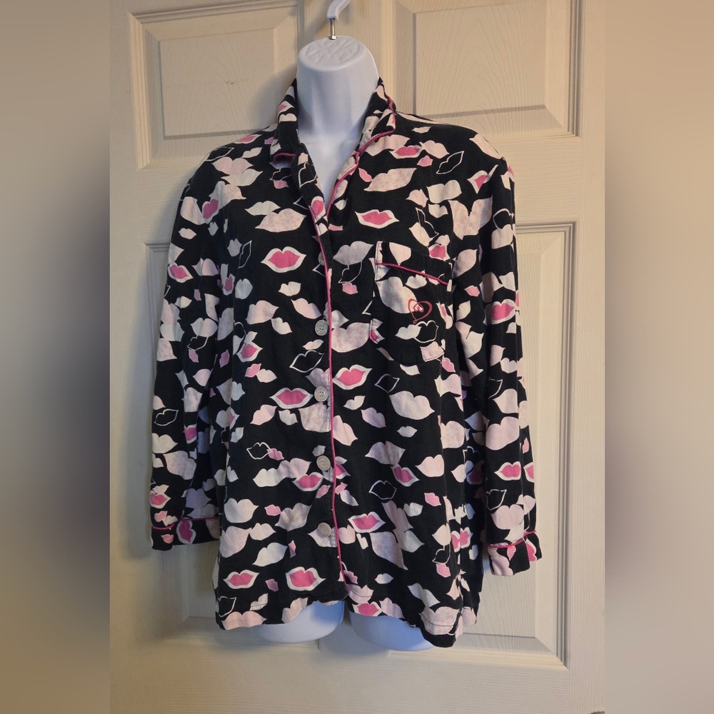 Victoria's Secret Kiss Print Pajama Top XS